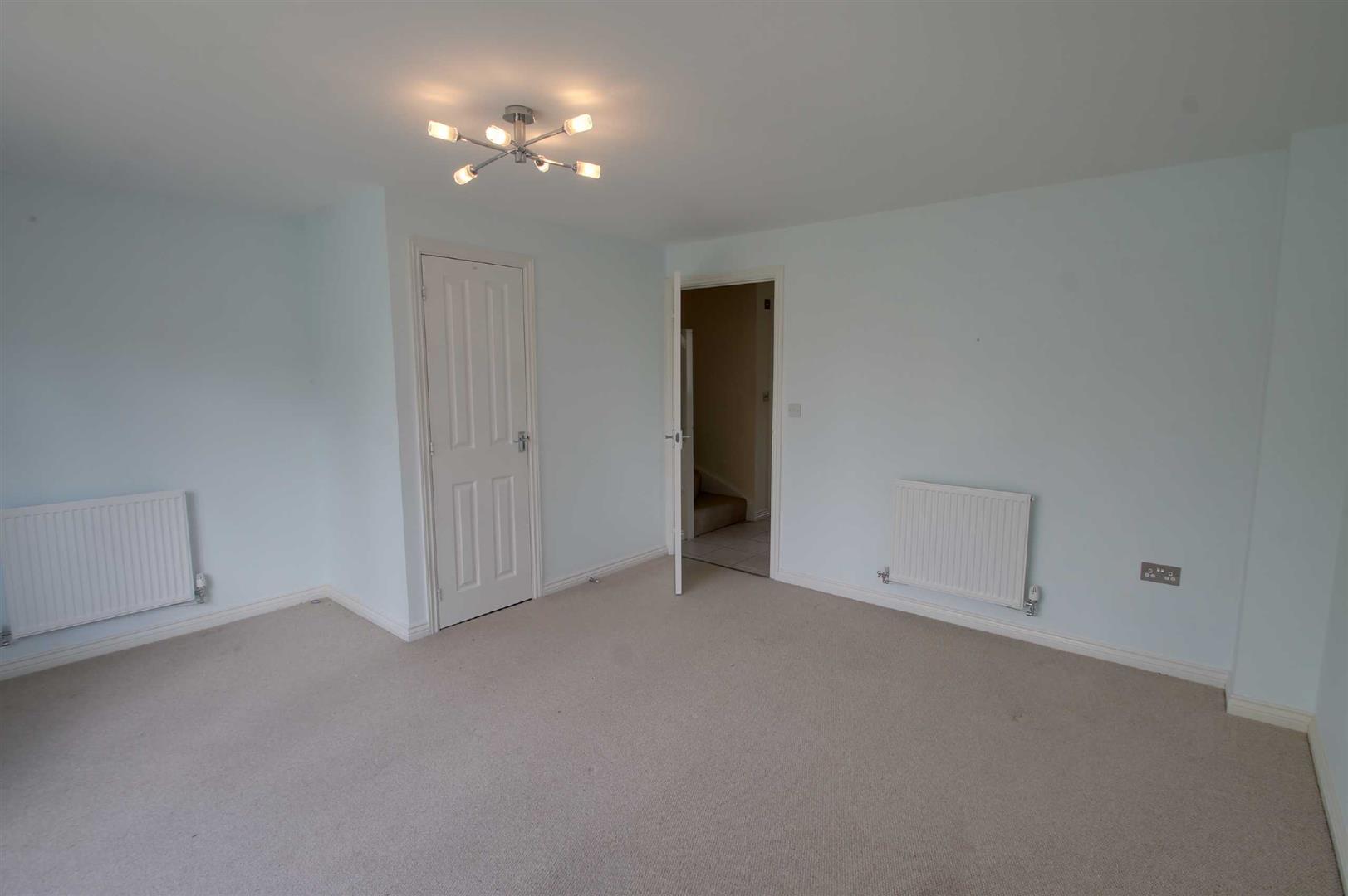 Warwick Avenue, Broughton, Milton Keynes, MK10 - Image 8