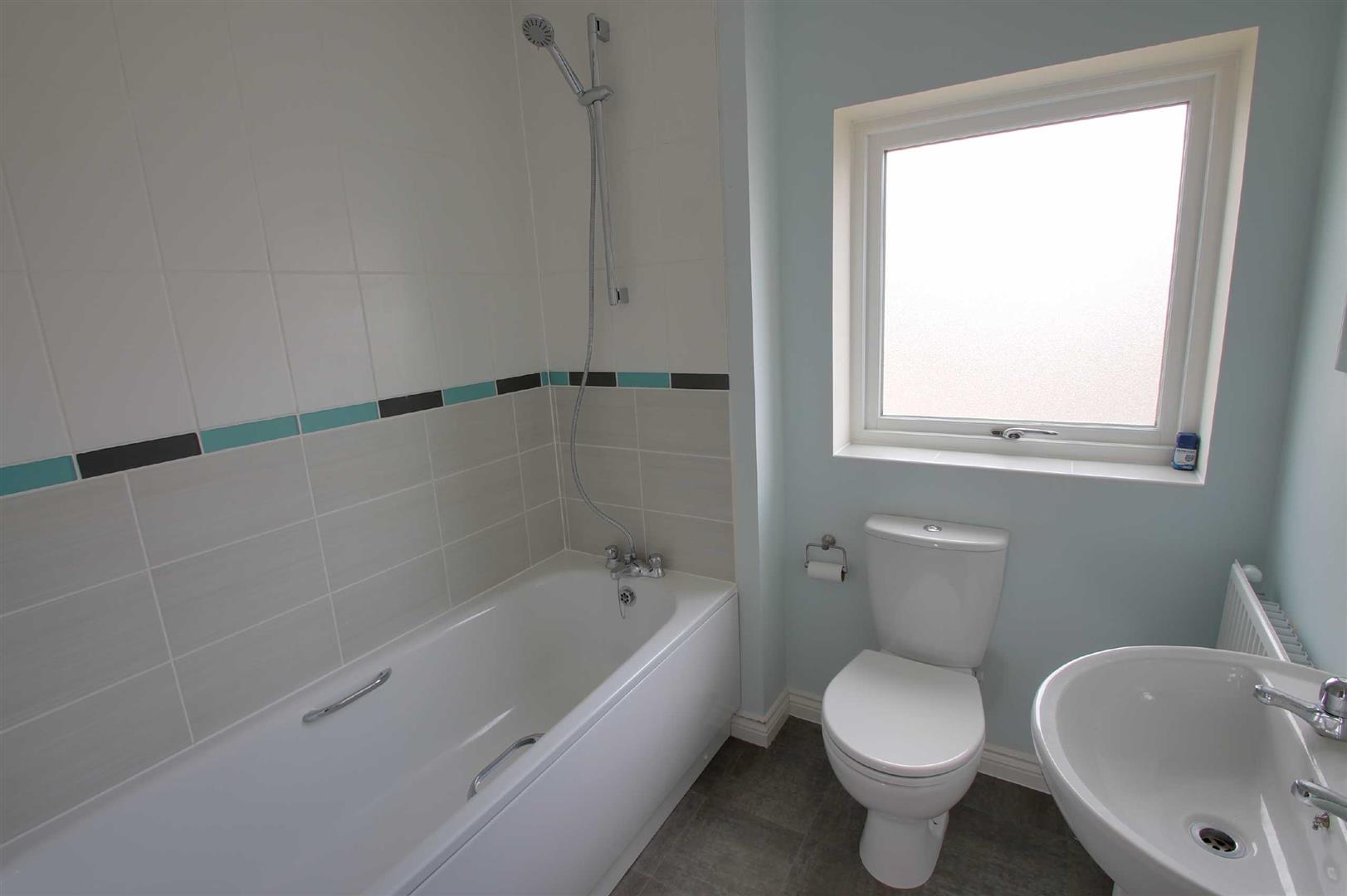Warwick Avenue, Broughton, Milton Keynes, MK10 - Image 9
