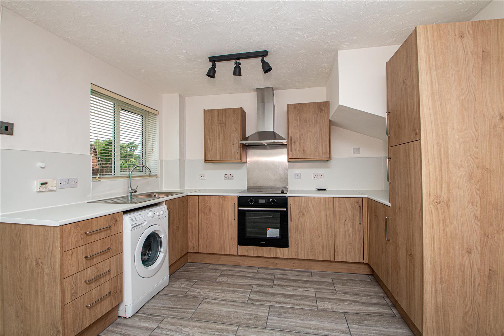 Chipping Vale, Emerson Valley, Milton Keynes, MK4 - Image 9