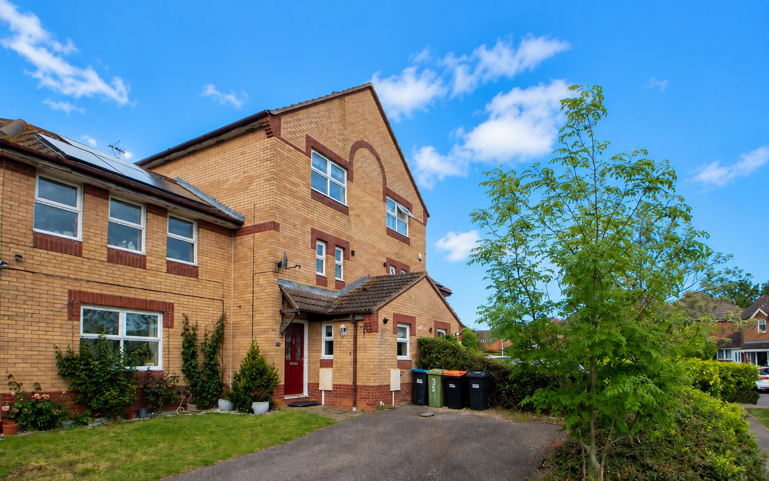 Rhodes Place, Oldbrook, Milton Keynes, MK6