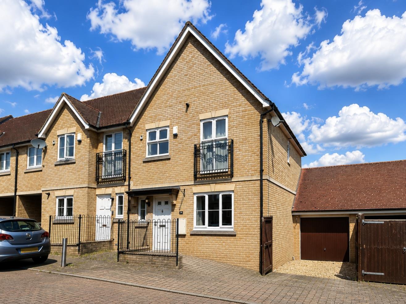 Darwin Close, Medbourne, Milton Keynes, MK5 - Image 1