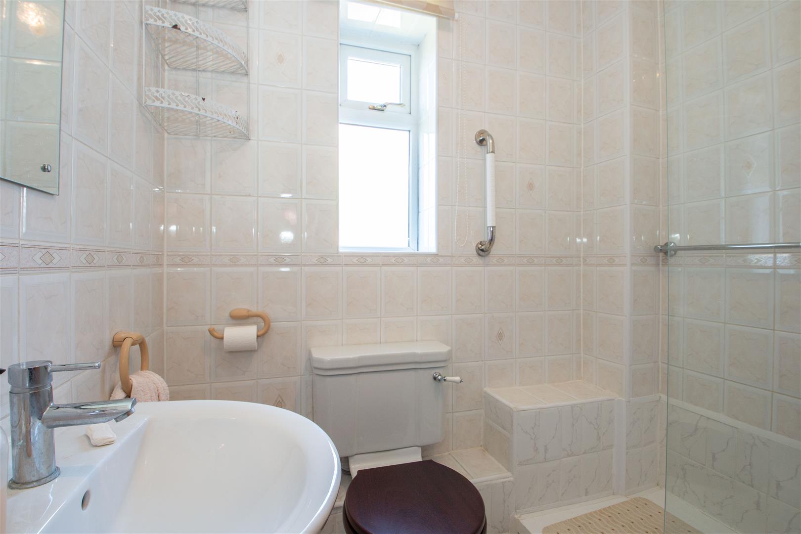 Lynmouth Crescent, Furzton, Milton Keynes, MK4 - Image 3