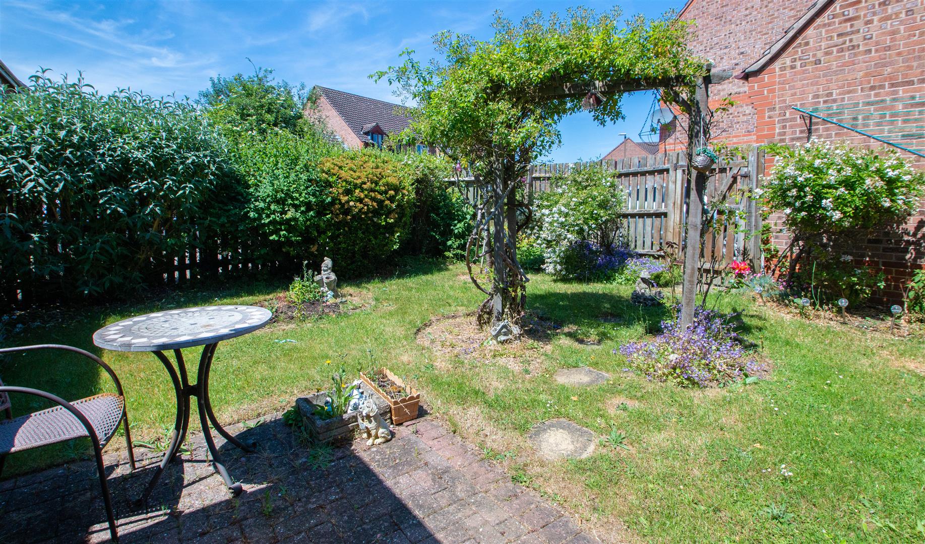 Lynmouth Crescent, Furzton, Milton Keynes, MK4 - Image 5