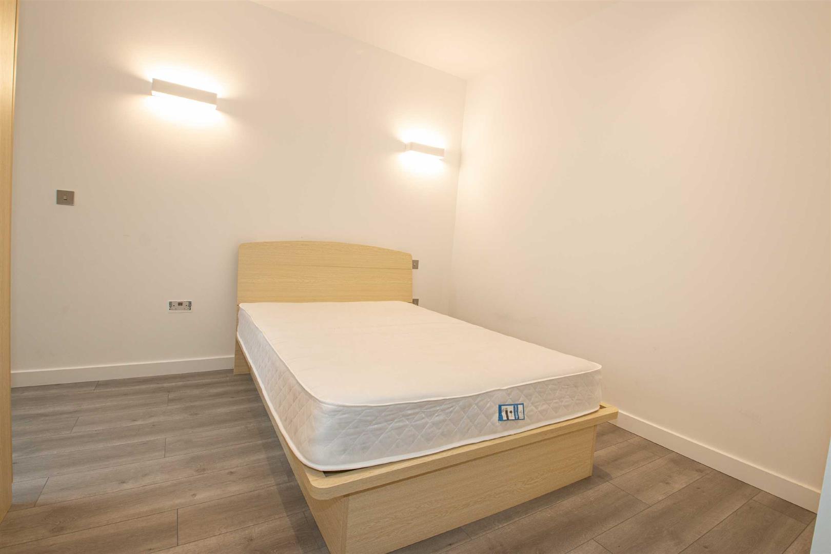 2 Foxhunter Drive, Linford Wood, Milton Keynes, MK14 - Image 9