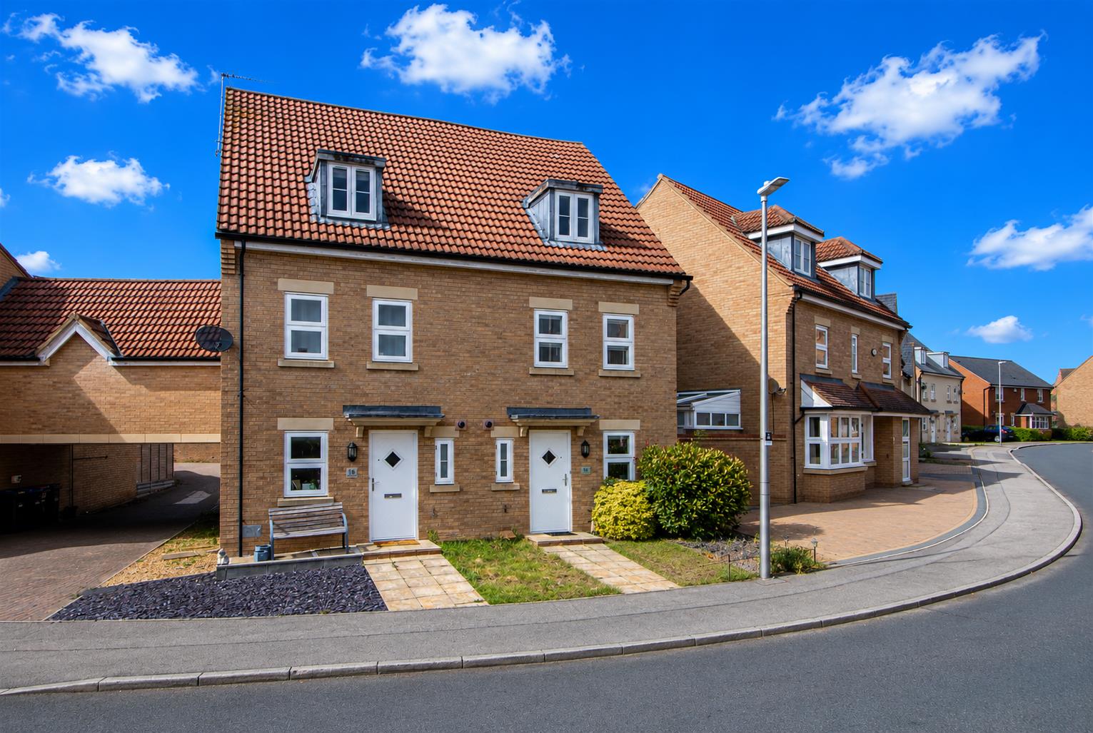 Fonda Meadows, Oxley Park, Milton Keynes, MK4