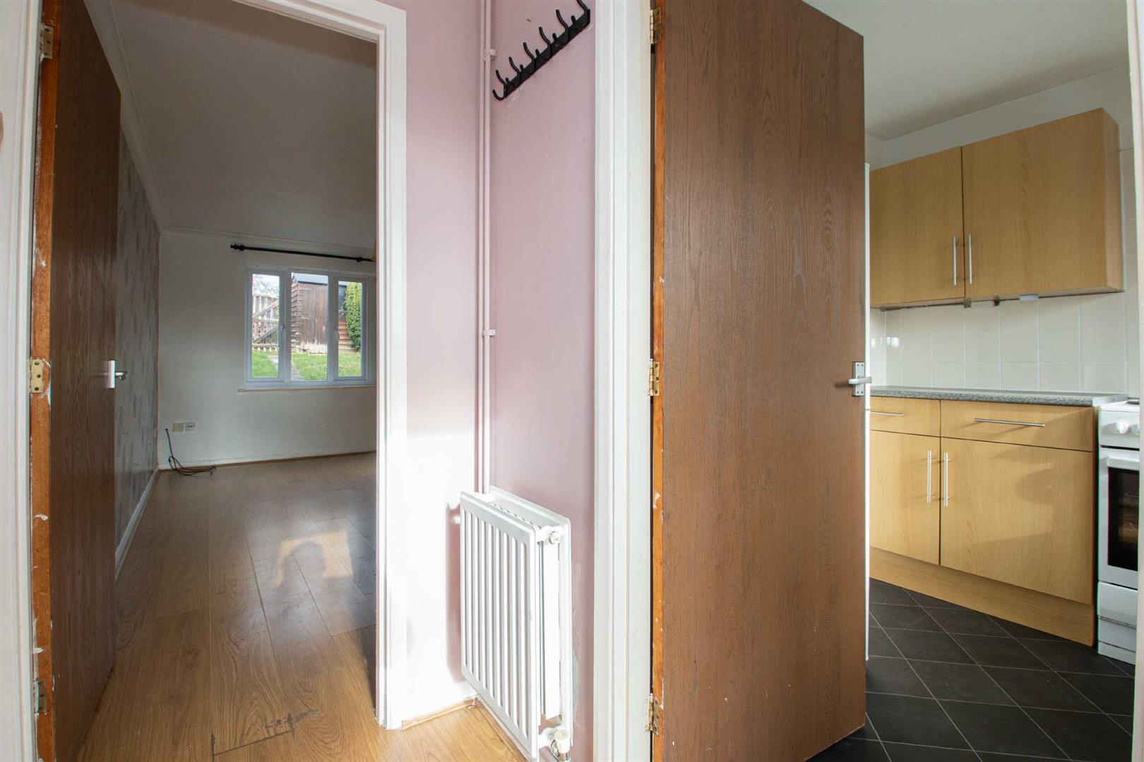 Hexham Gardens, Bletchley, Milton Keynes, MK3 - Image 2