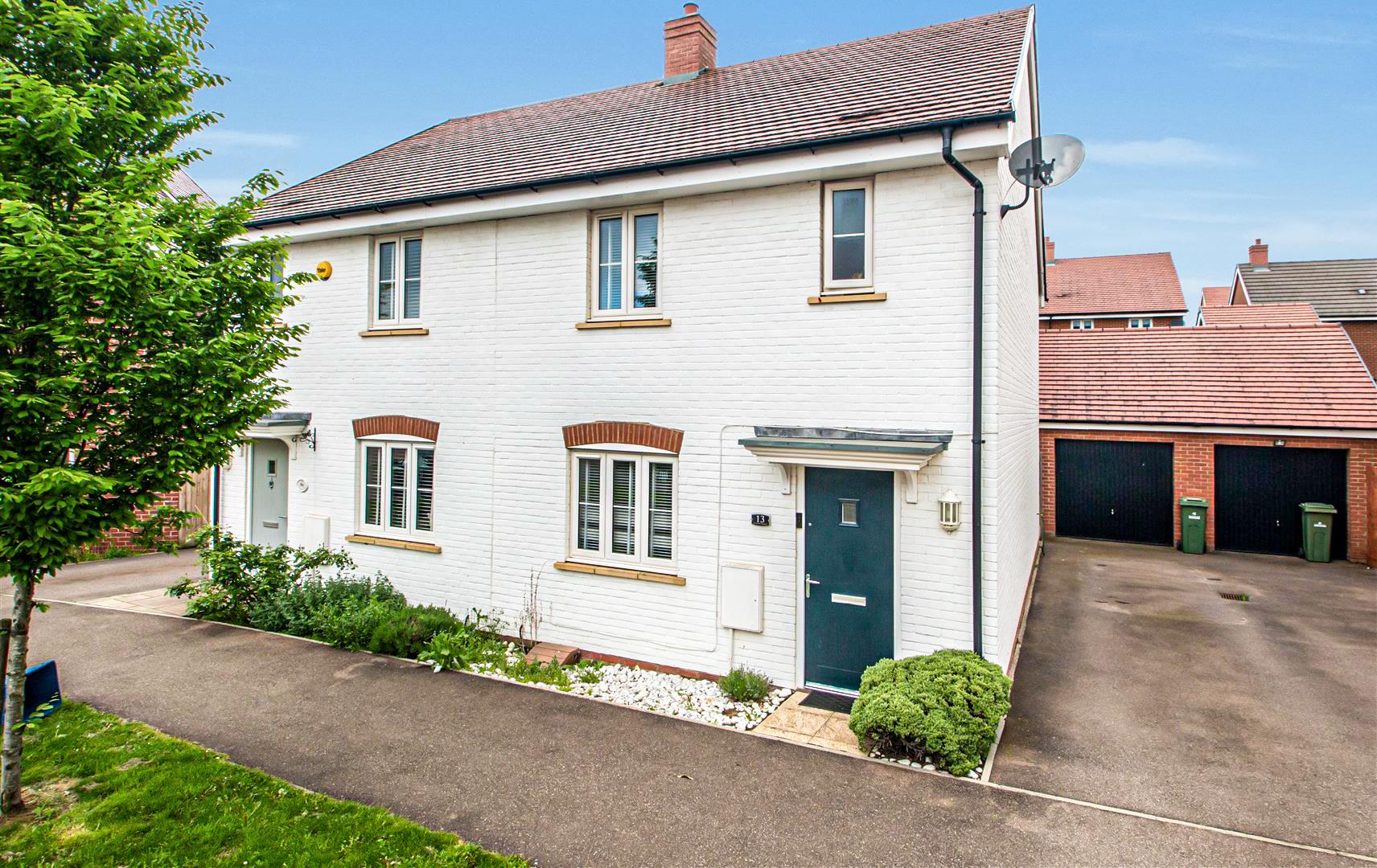 Bonaire Grange, Newton Leys, Milton Keynes, MK3 - Image 1