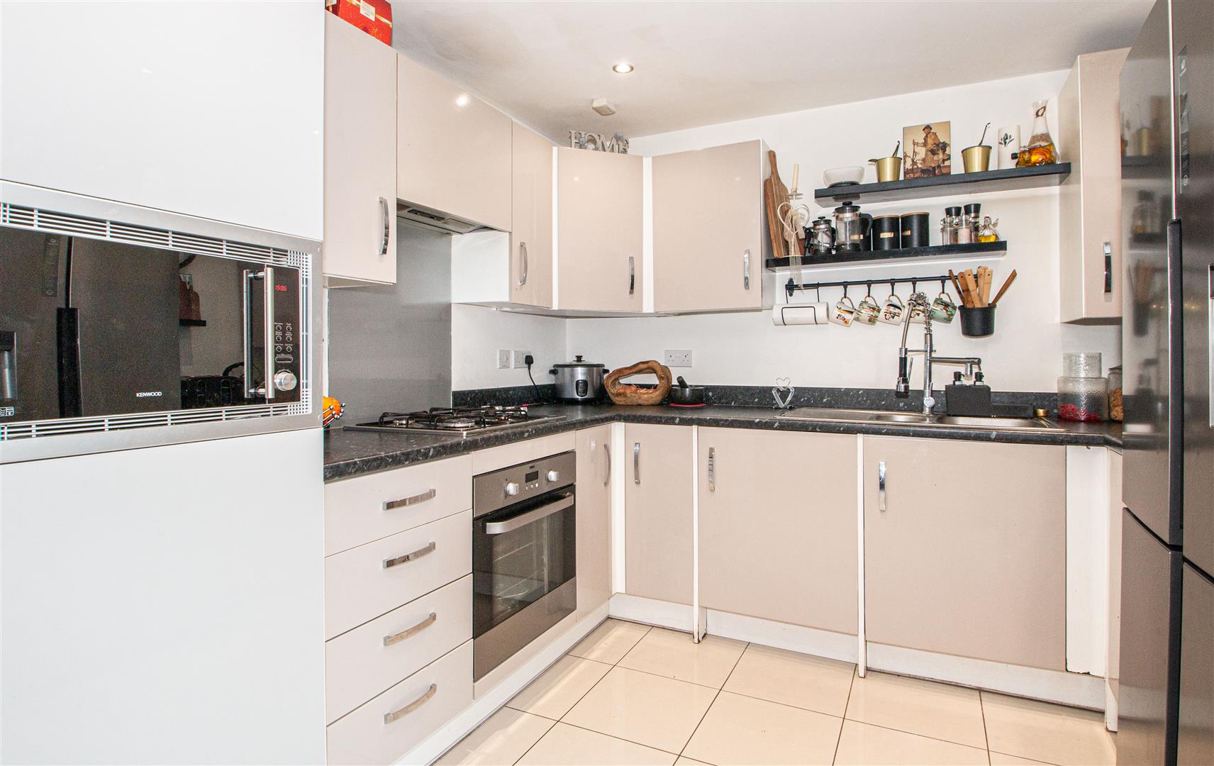 Bonaire Grange, Newton Leys, Milton Keynes, MK3 - Image 2