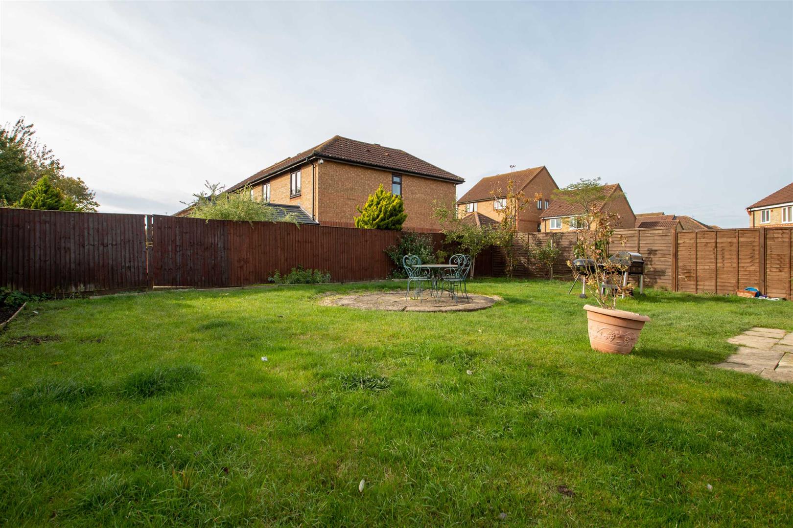 Lanercost Crescent, Monkston, Milton Keynes, MK10 - Image 3