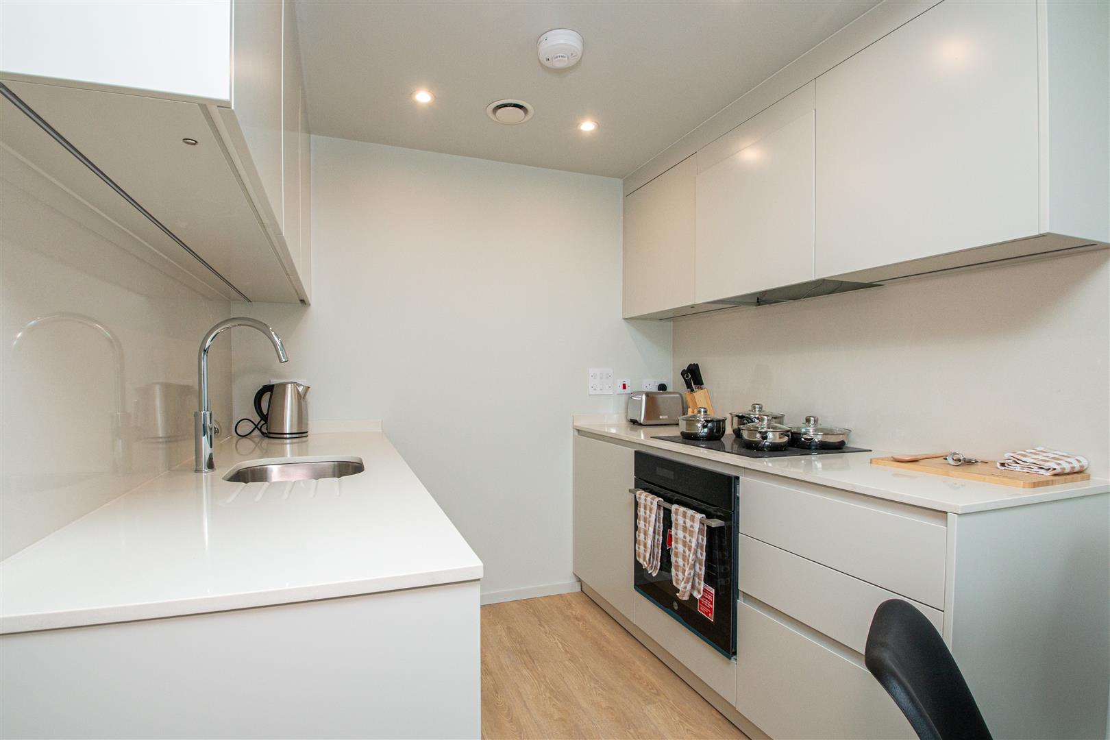 785 Bath Road, Hounslow, TW5 - Image 4