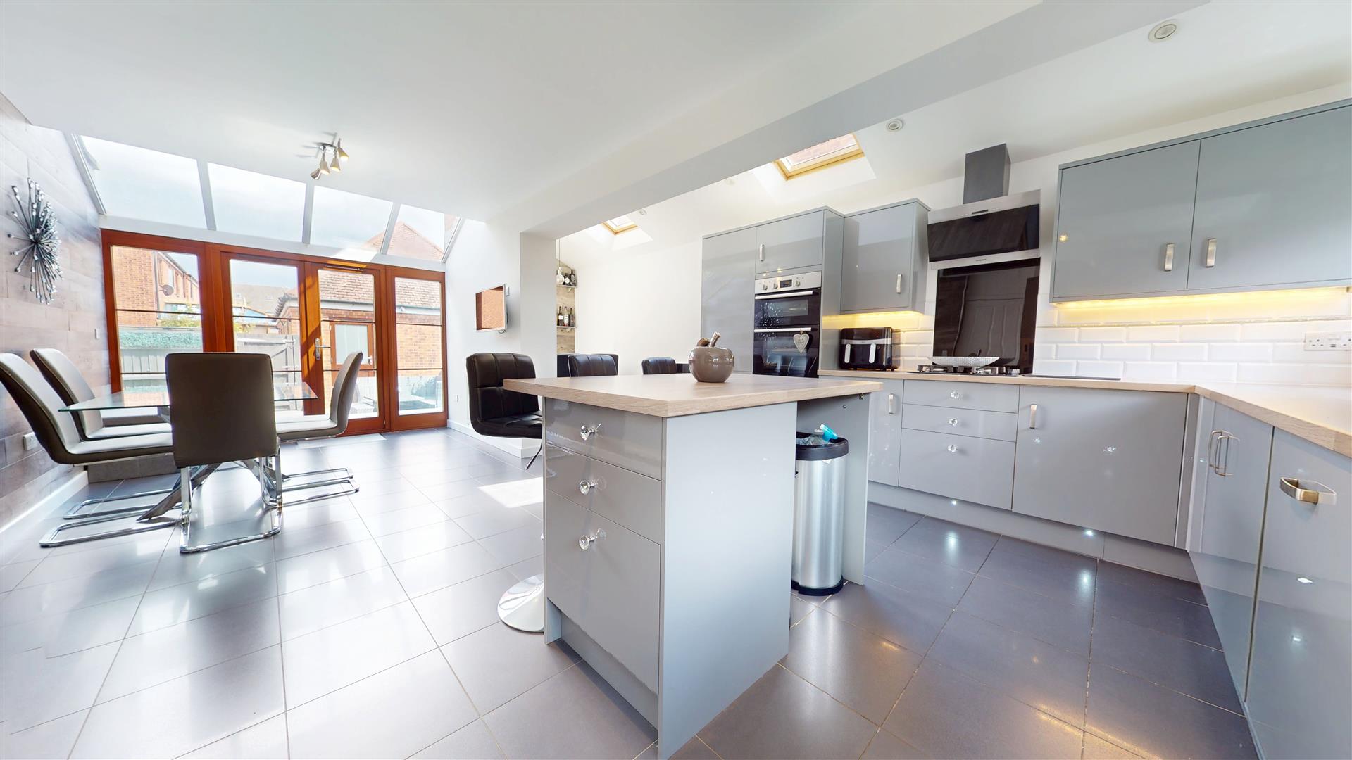 Milton Road, Broughton, Milton Keynes, MK10 - Image 4