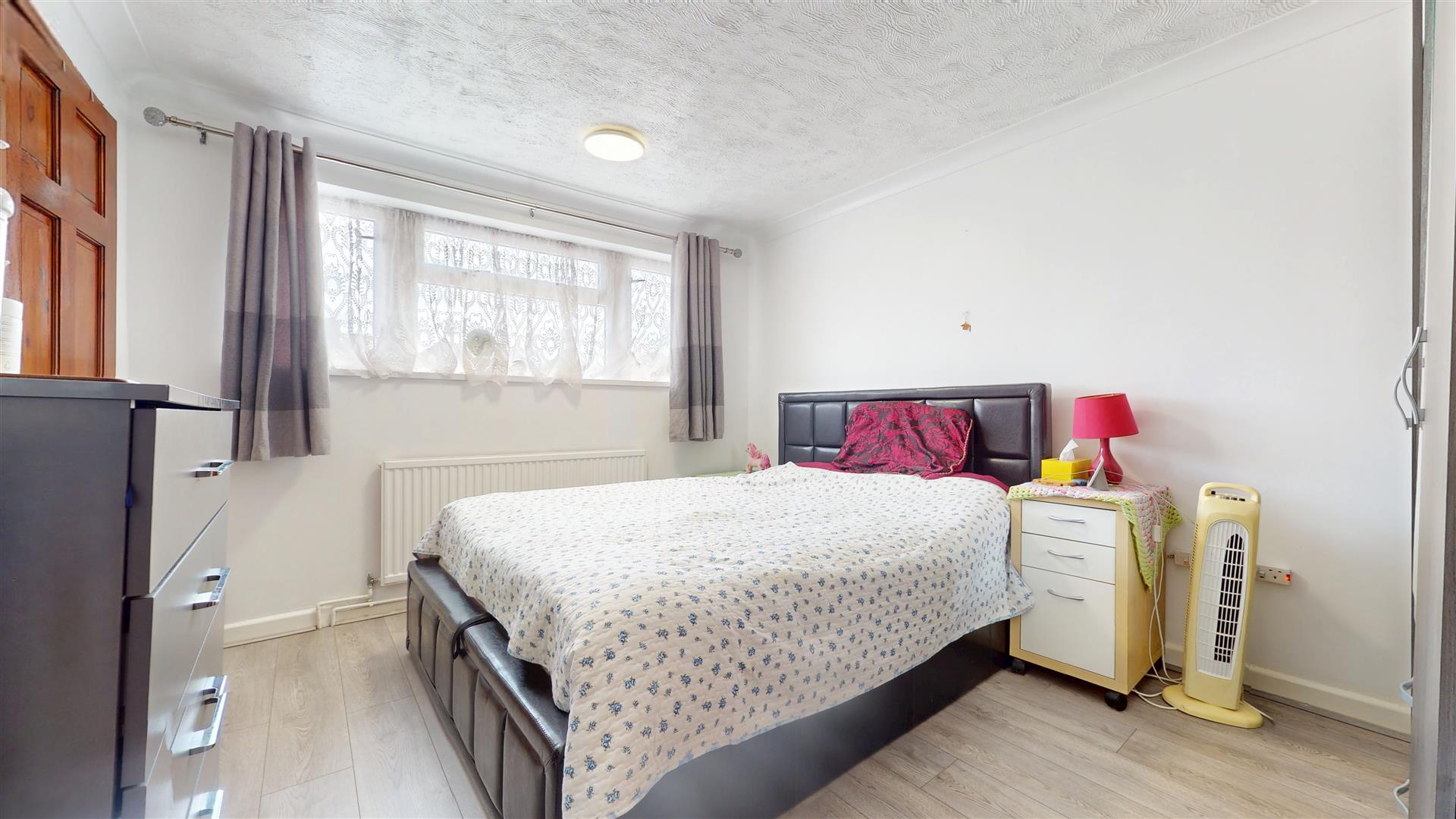 Neath Crescent, Bletchley, Milton Keynes, MK3 - Image 8