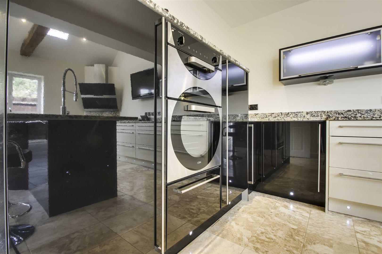 Earlshall Place, Westcroft, Milton Keynes, MK4 - Image 10