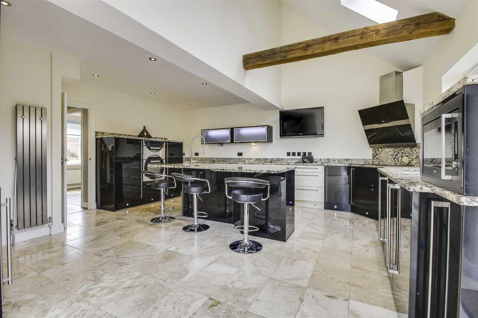 Earlshall Place, Westcroft, Milton Keynes, MK4 - Image 3