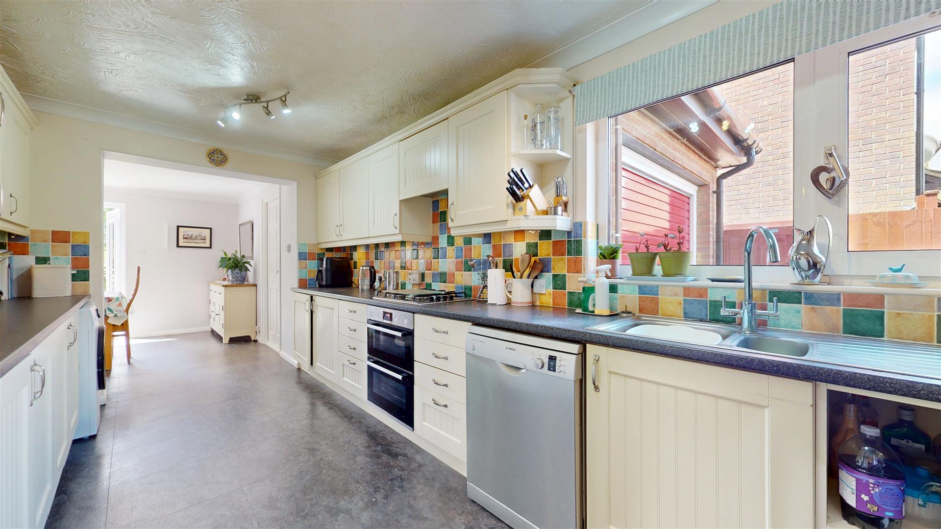 Summerhayes, Great Linford, Milton Keynes, MK14 - Image 10