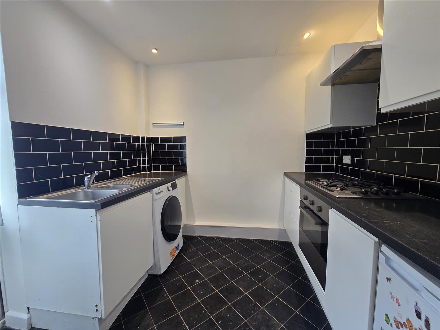 South Ninth Street, Milton Keynes, MK9 - Image 4