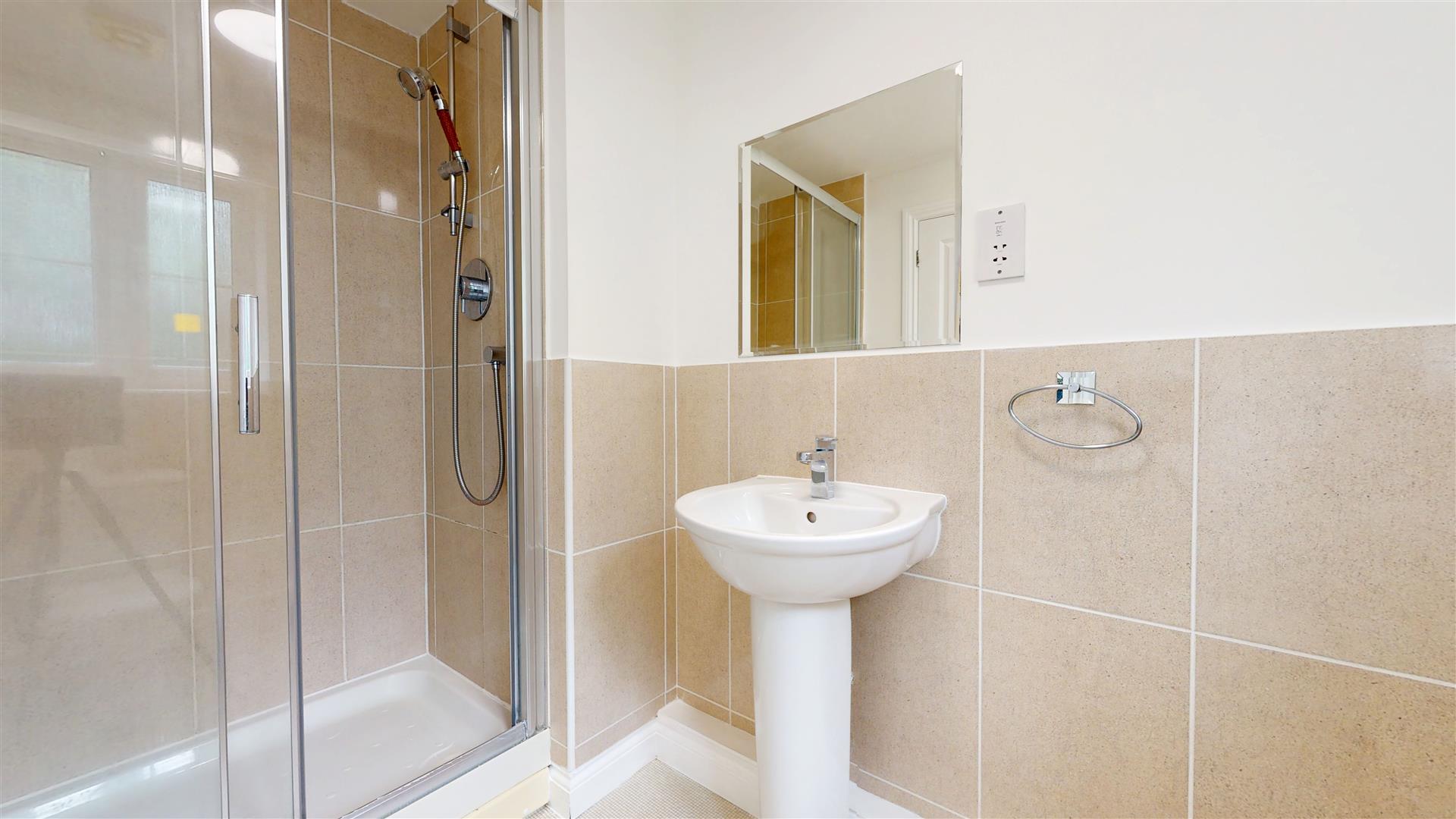 Green Farm Road, Newport Pagnell, MK16 - Image 9