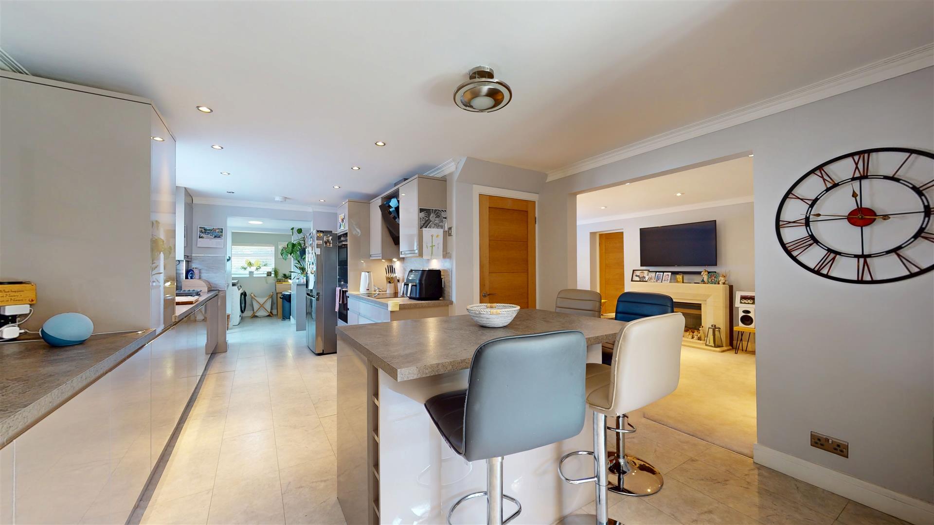 Windmill Hill Drive, Bletchley, Milton Keynes, MK3 - Image 3