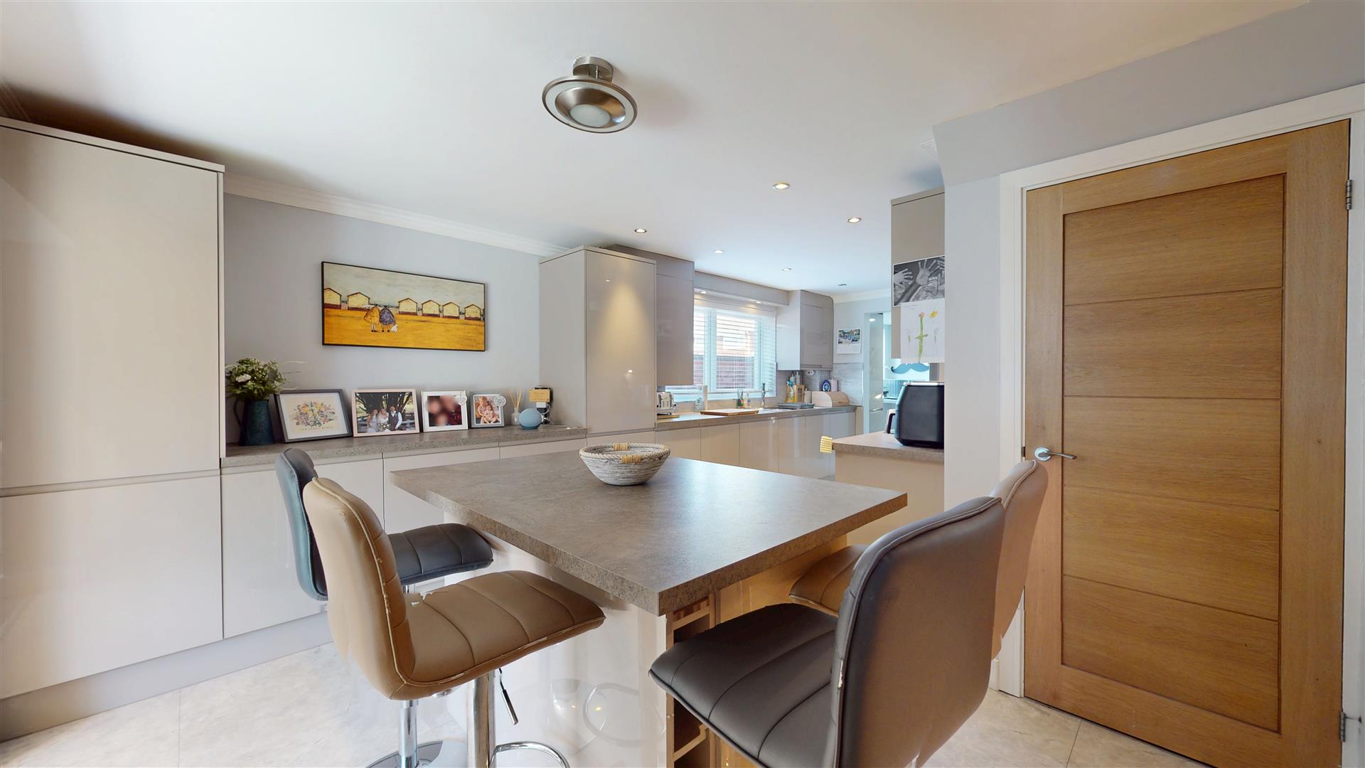 Windmill Hill Drive, Bletchley, Milton Keynes, MK3 - Image 4