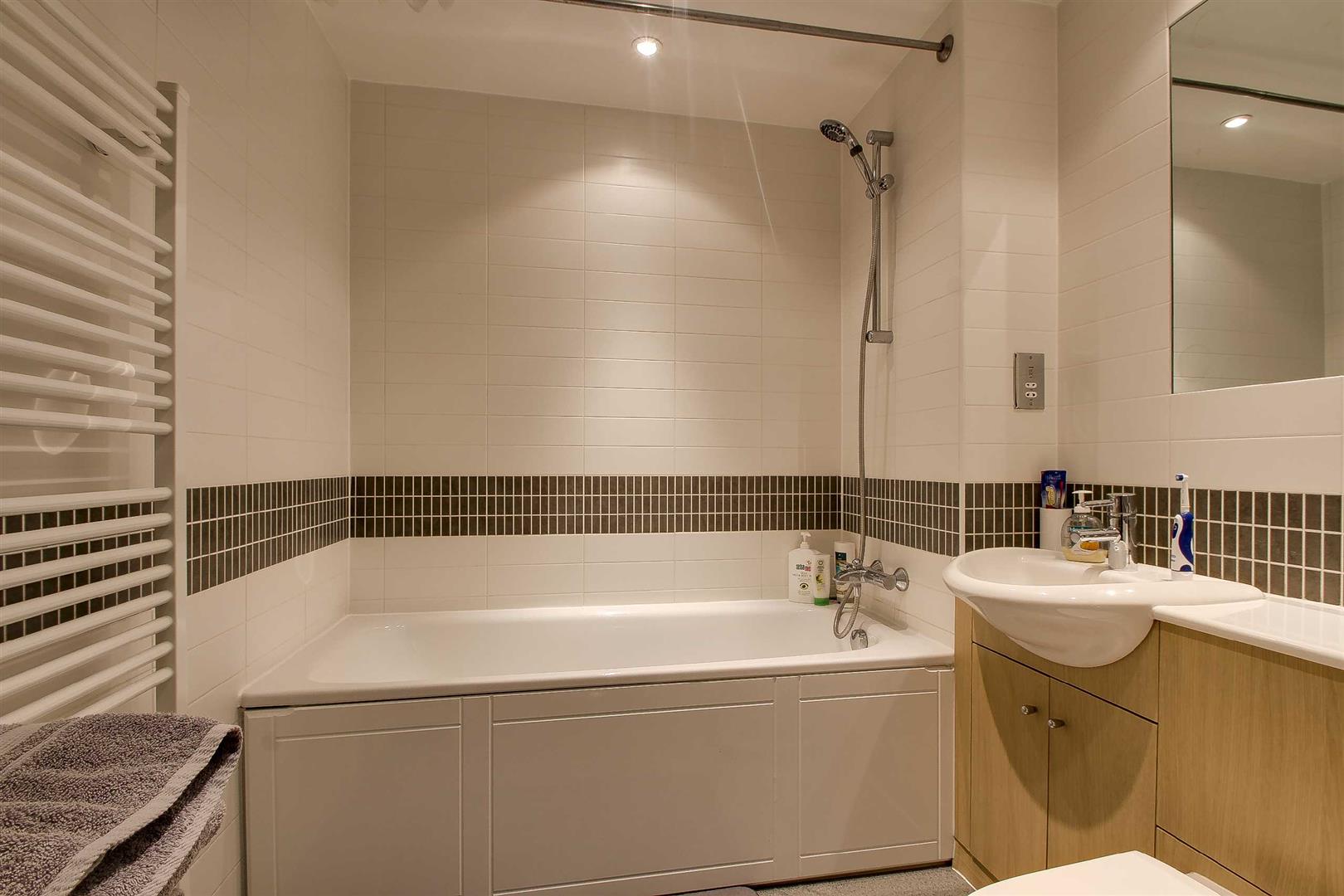 Garnet House, Merrivale Mews, Milton Keynes, MK9 - Image 3