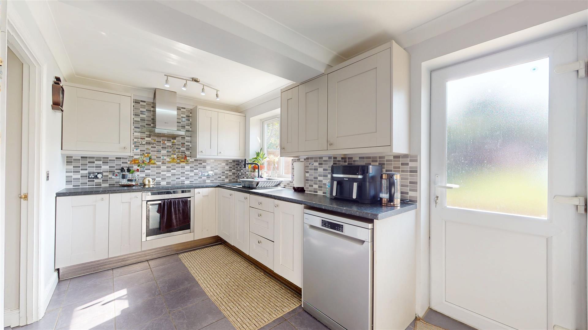 Masefield Grove, Bletchley, MK3 - Image 6