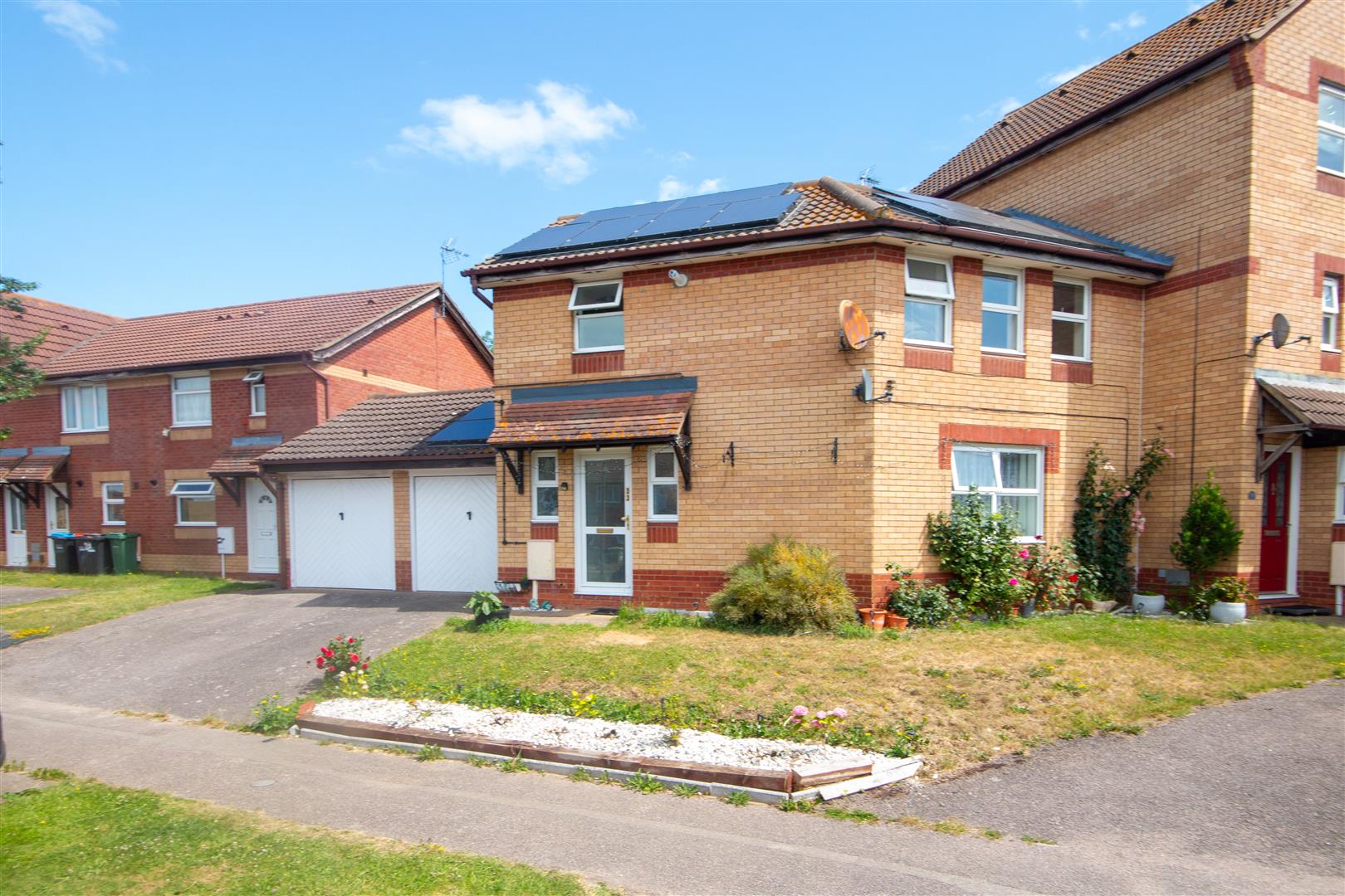 Rhodes Place, Oldbrook, Milton Keynes, MK6 - Image 1