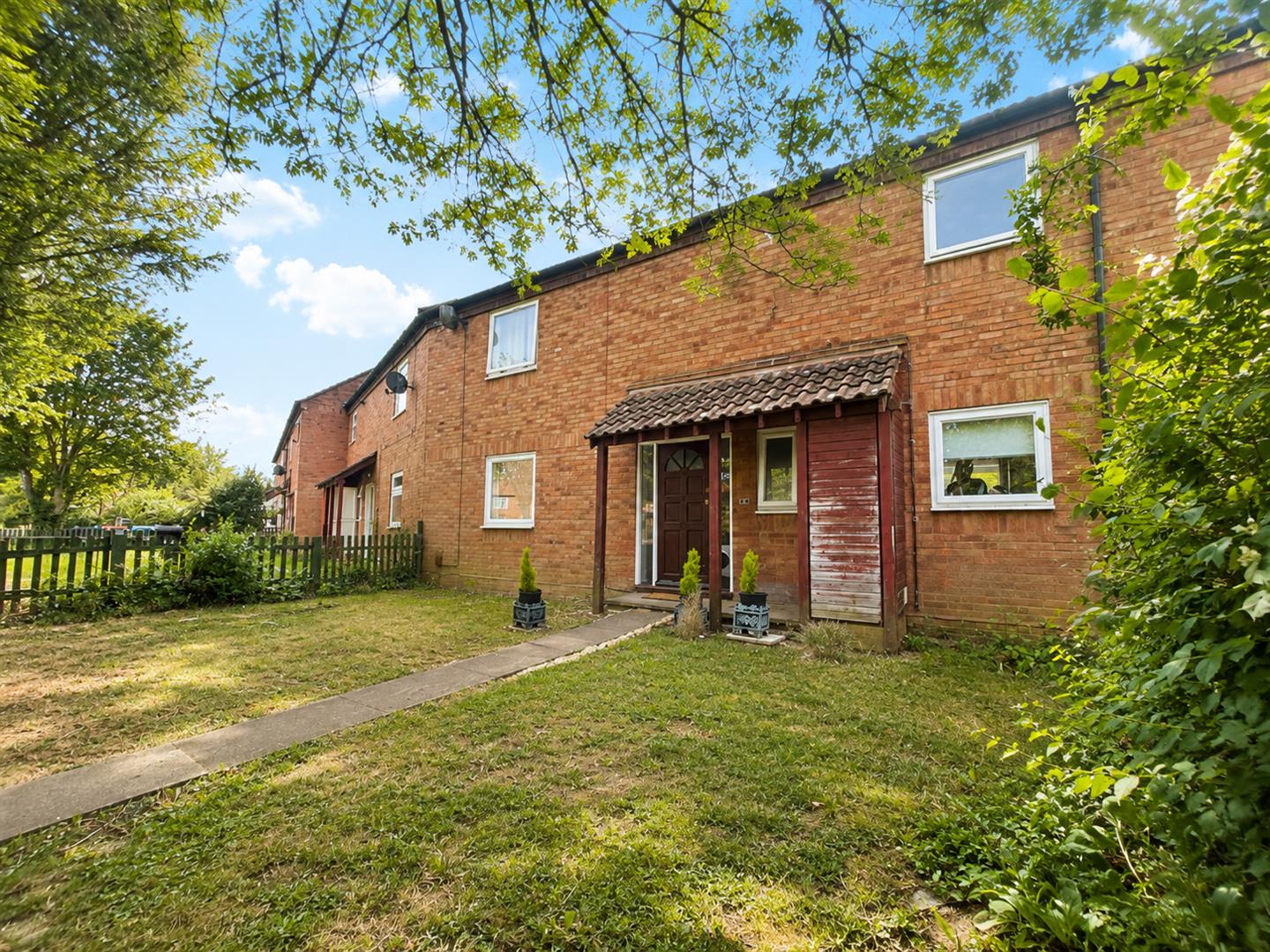 Glazier Drive, Neath Hill, Milton Keynes, MK14