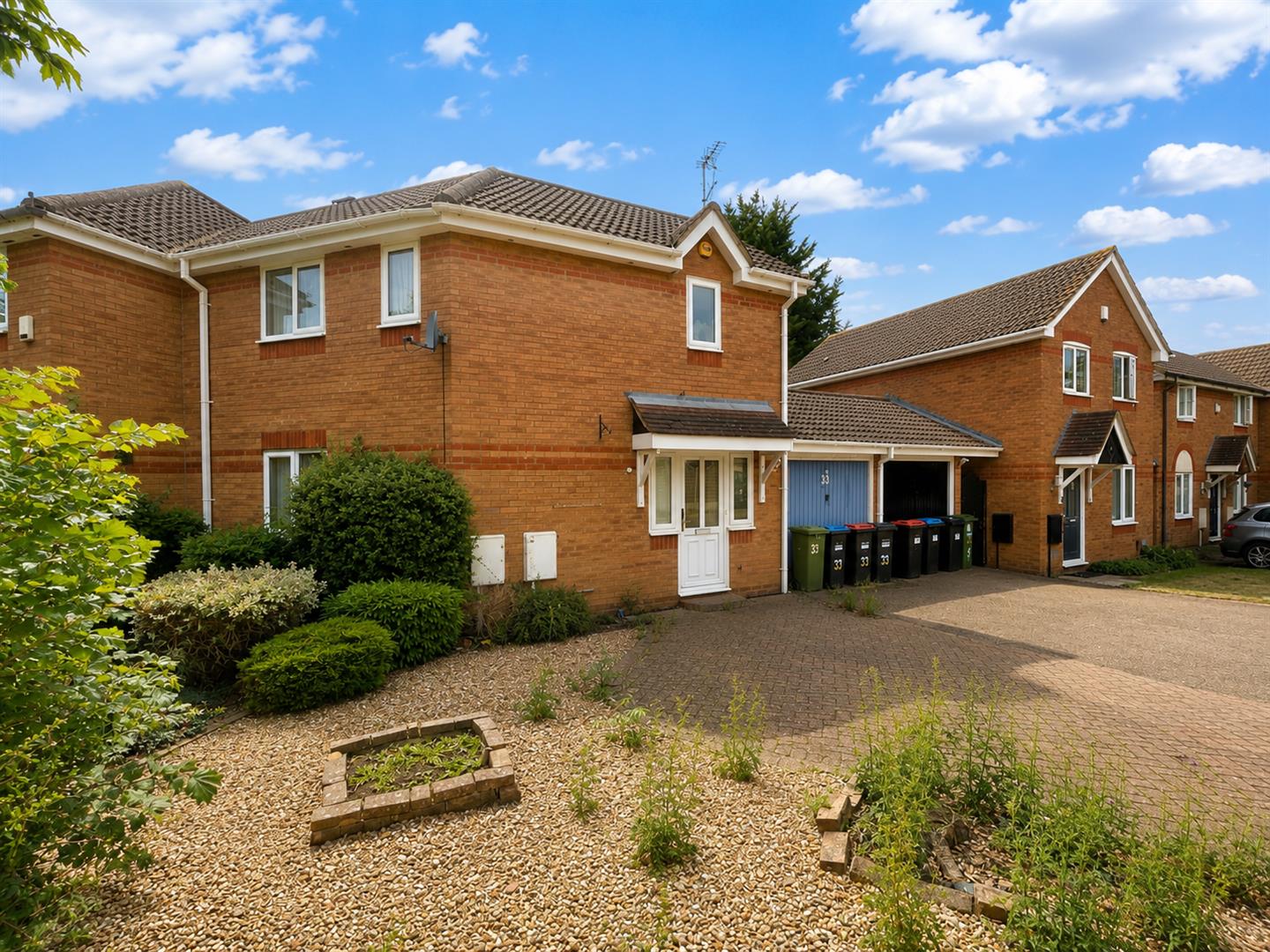 The Oval, Oldbrook, Milton Keynes, MK6
