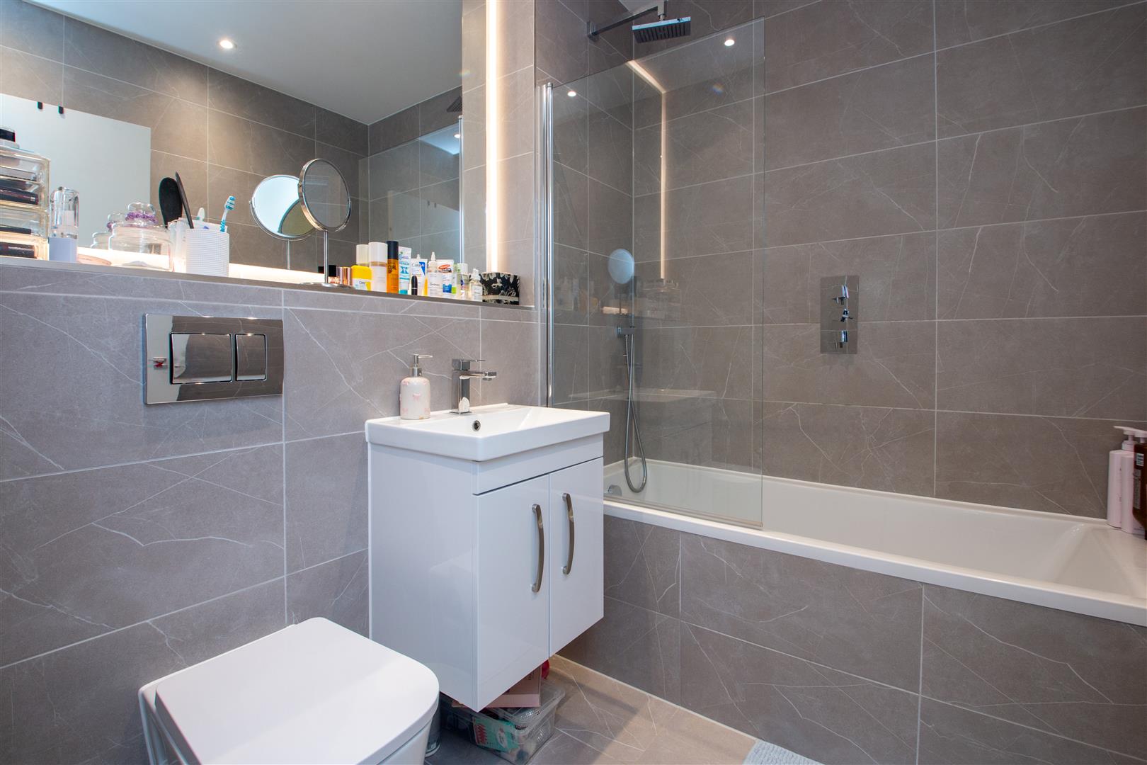 249 Midsummer Boulevard, Milton Keynes, MK9 - Image 5