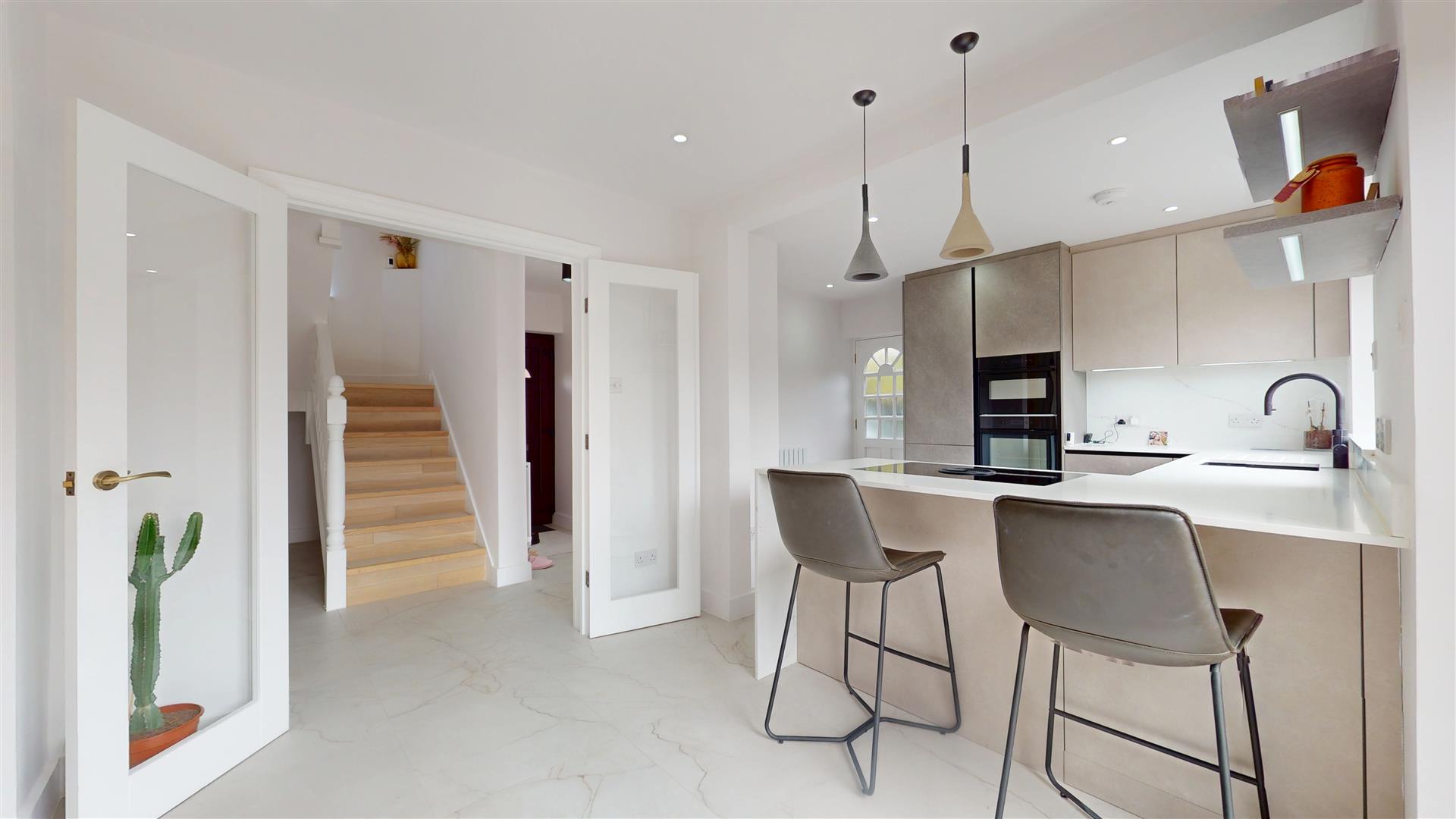 Pearse Grove, Walton Park, Milton Keynes, MK7 - Image 7
