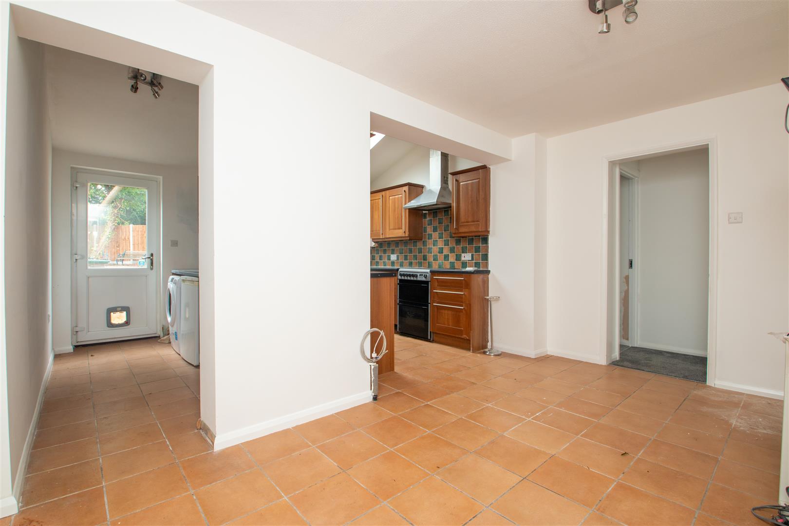 Pomander Crescent, Walnut Tree, Milton Keynes, MK7 - Image 3