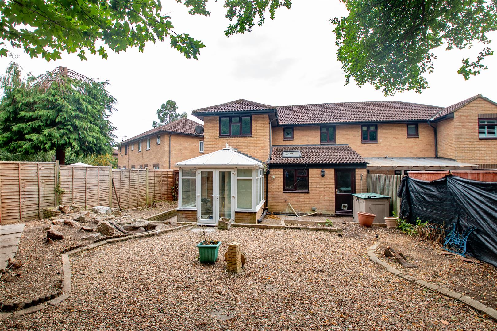 Pomander Crescent, Walnut Tree, Milton Keynes, MK7 - Image 4