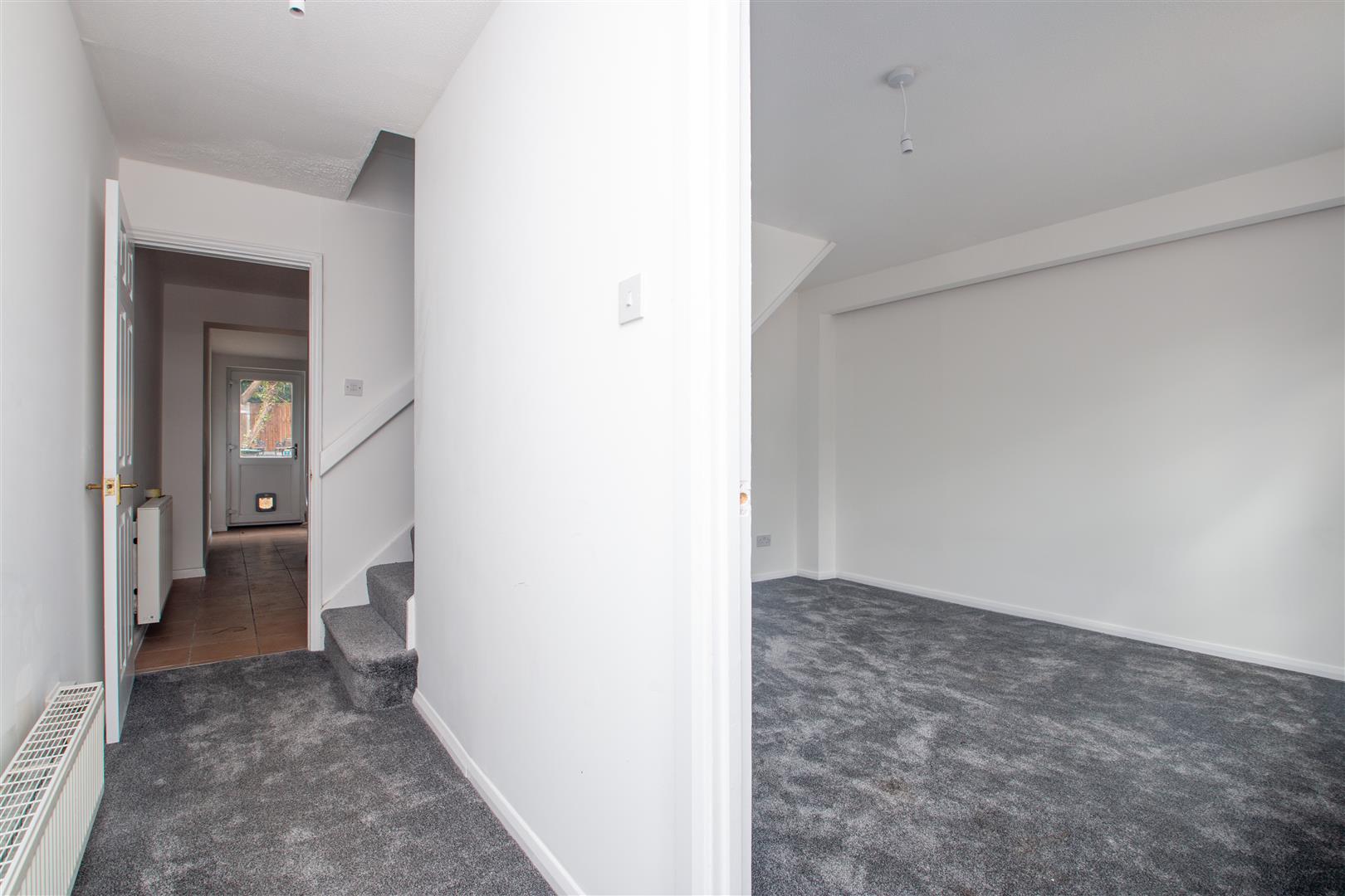 Pomander Crescent, Walnut Tree, Milton Keynes, MK7 - Image 5