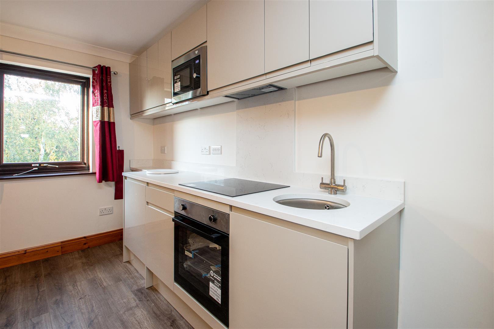 2 Krypton Close, Shenley Lodge, MK5 - Image 2