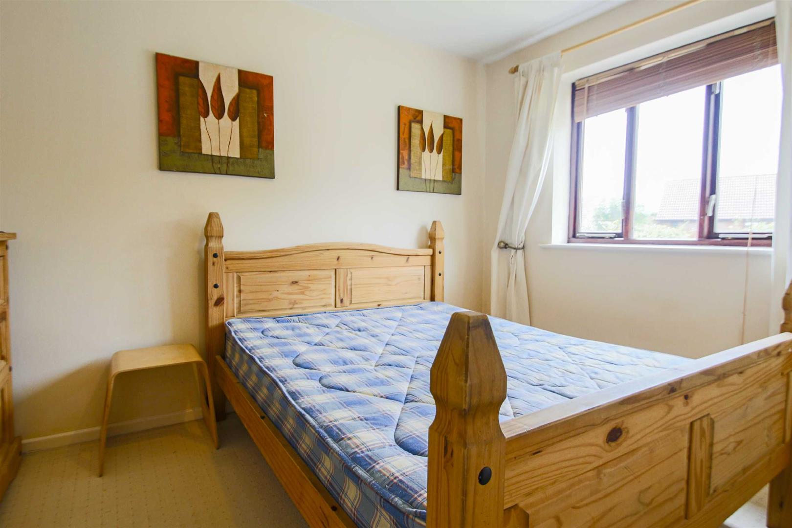 Bergamot Gardens, Walnut Tree, Milton Keynes, MK7 - Image 10