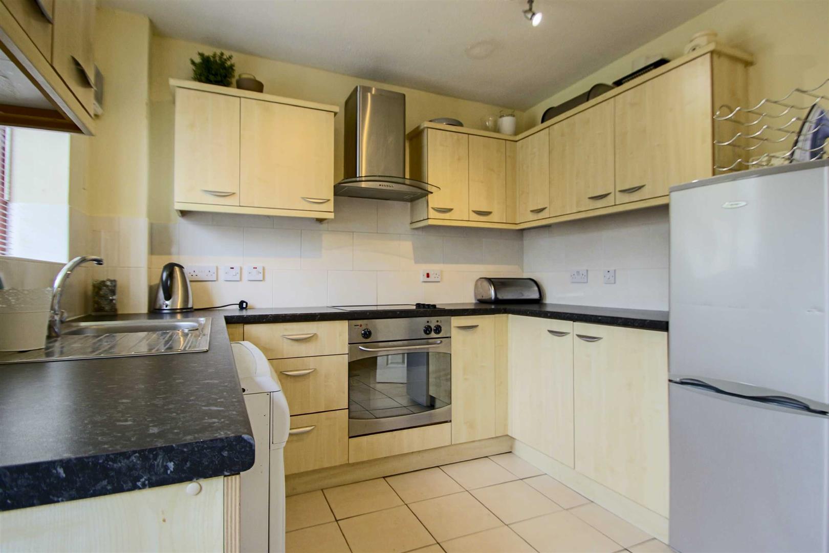 Bergamot Gardens, Walnut Tree, Milton Keynes, MK7 - Image 7
