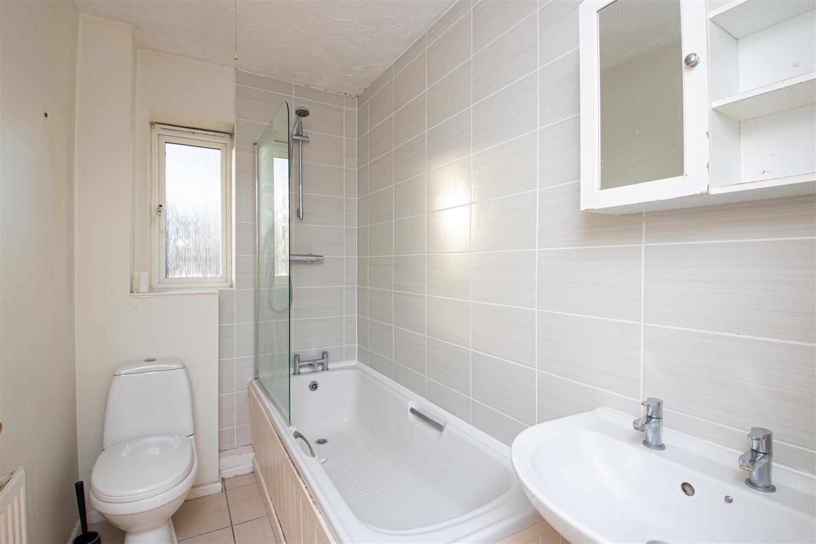 Sorrell Drive, Newport Pagnell, Milton Keynes, MK16 - Image 4