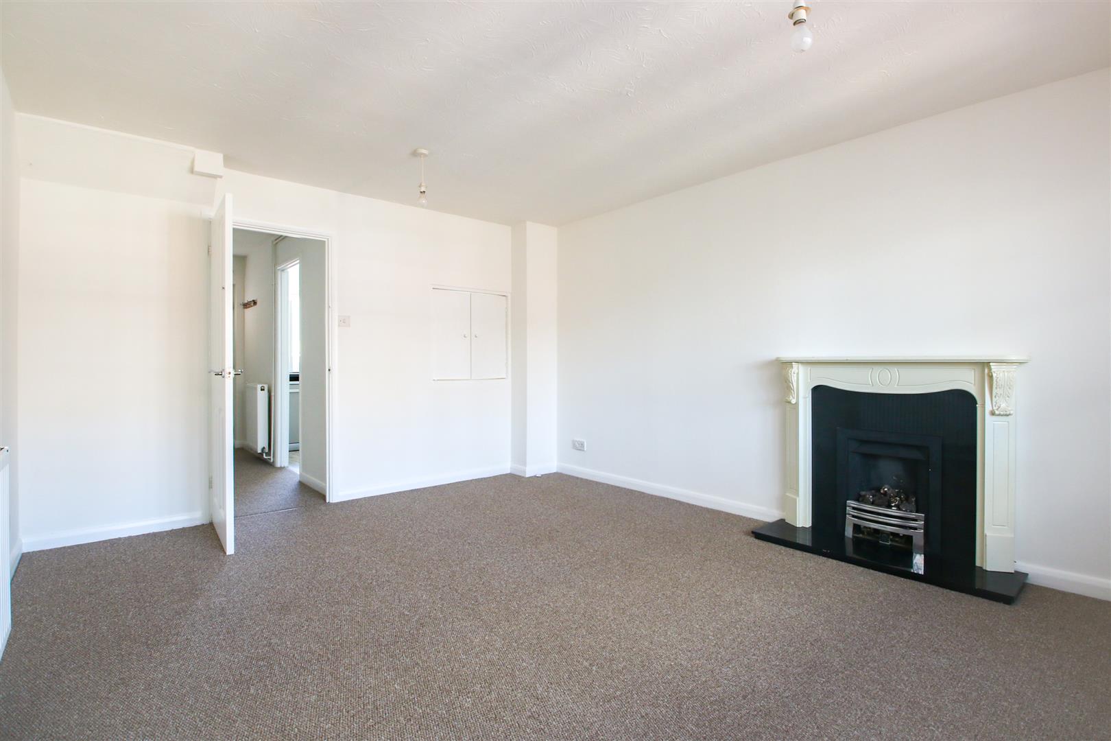 Burgess Gardens, Newport Pagnell, MK16 - Image 6