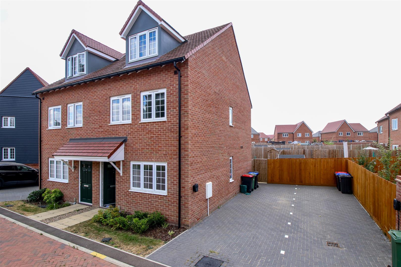 Discovery Close, Braintree, CM7 - Image 1