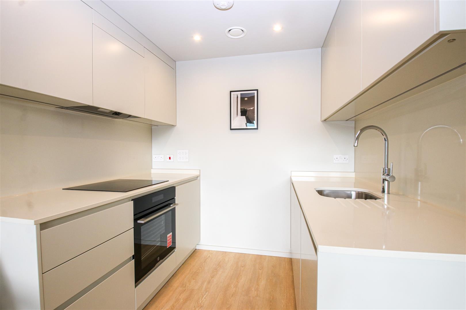 785 Bath Road, Hounslow, TW5 - Image 3