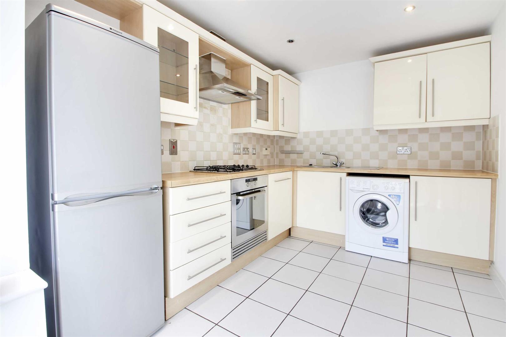Randall Drive, Oxley Park, Milton Keynes, MK4 - Image 2