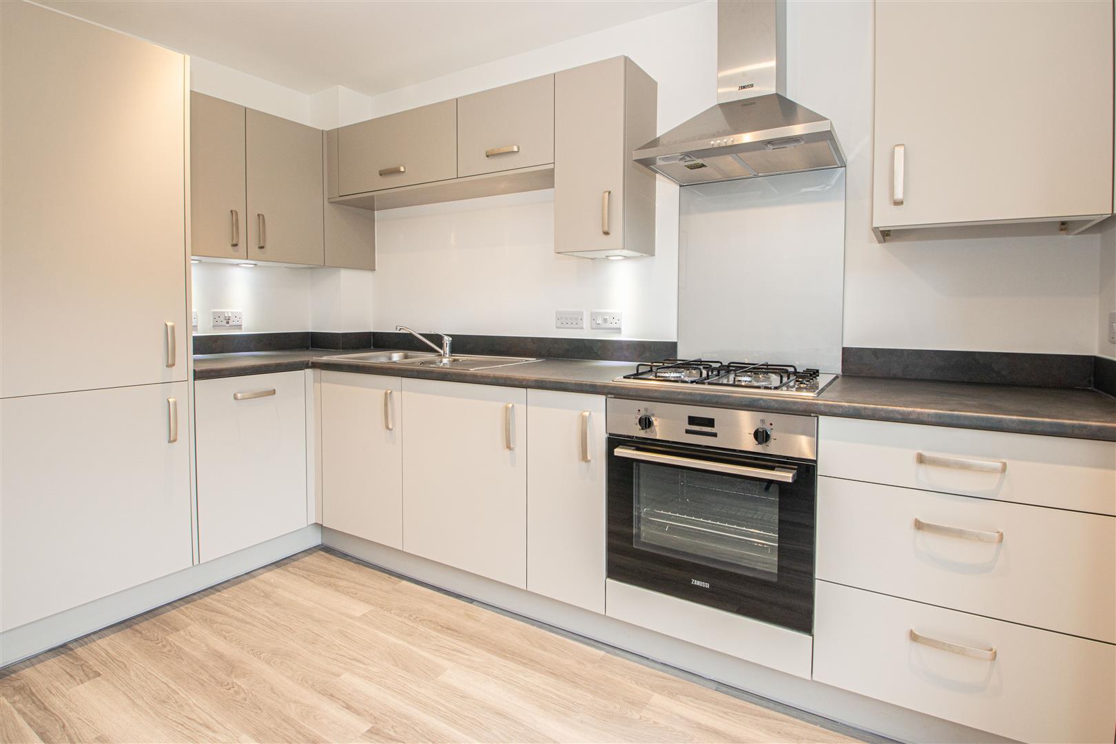 Victoria Drive, Glebe Farm, Milton Keynes, MK17 - Image 2