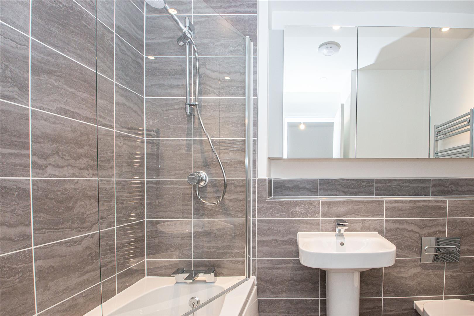 Victoria Drive, Glebe Farm, Milton Keynes, MK17 - Image 3