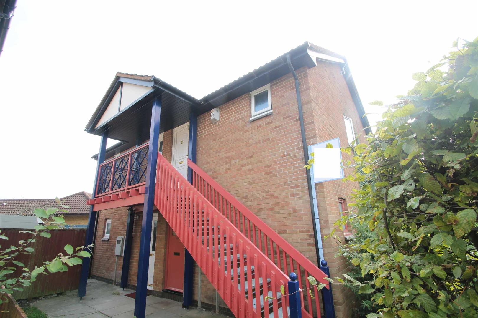 Pomander Crescent, Walnut Tree, Milton Keynes, MK7 - Image 4