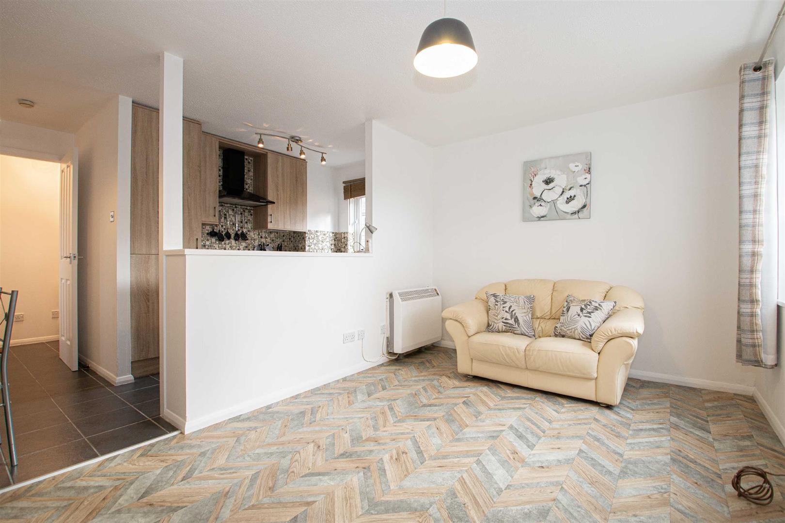 Pomander Crescent, Walnut Tree, Milton Keynes, MK7 - Image 8