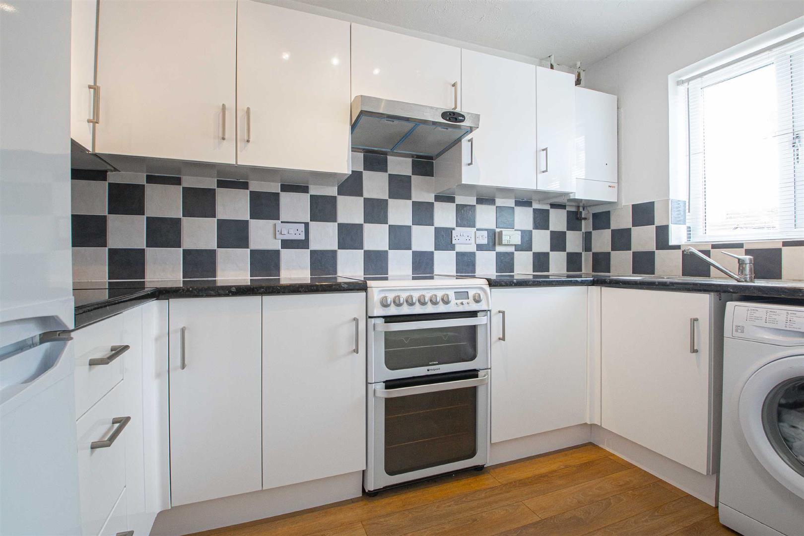 Chetwode Aveune, Monkston, Milton Keynes, MK10 - Image 2