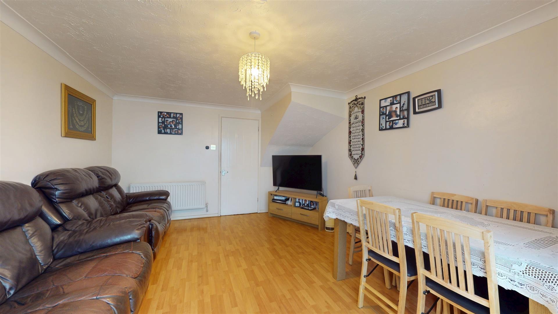 Ampleforth, Monkston, Milton Keynes, MK10 - Image 4