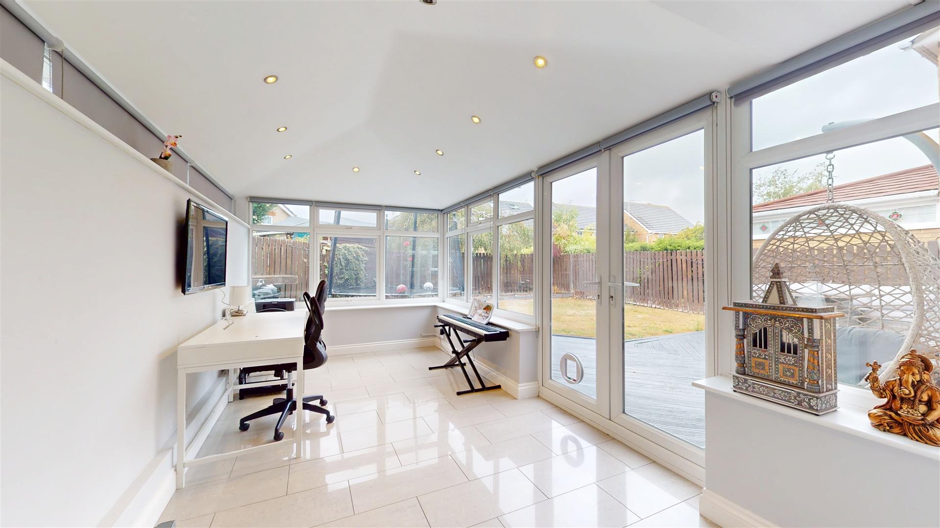 Leary Crescent, Newport Pagnell, MK16 - Image 9