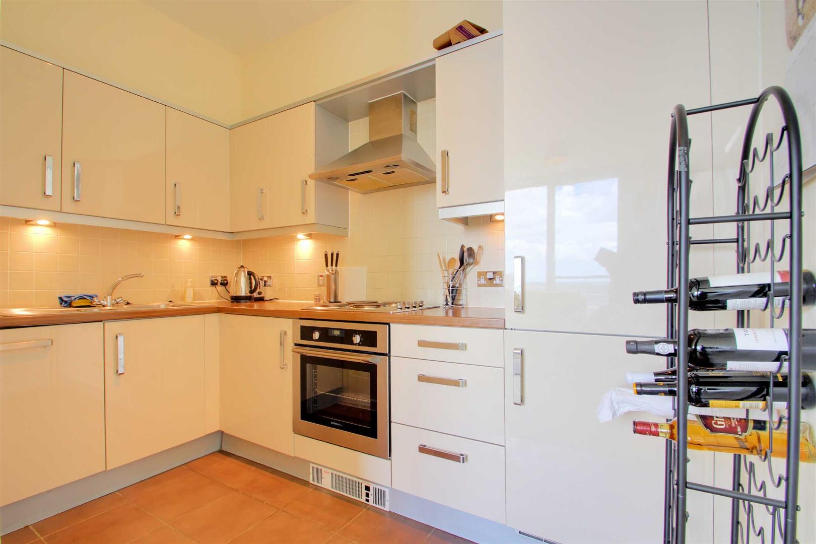 Carnegie House, 503 Witan Gate, Milton Keynes, MK9 - Image 4