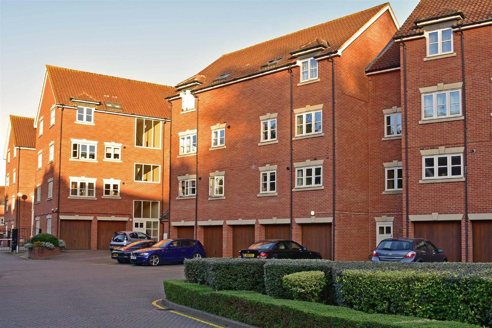 Woodall Close, Middleton, Milton Keynes, MK10